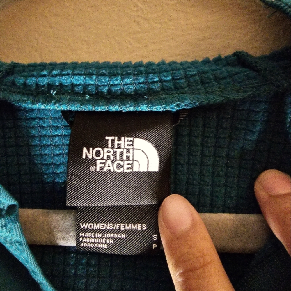 North Face Half Zip Pullover Size Small - image 3